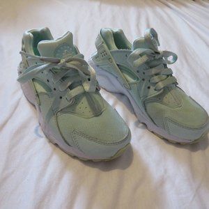 Nike Huarache Run Green Shoes  USED